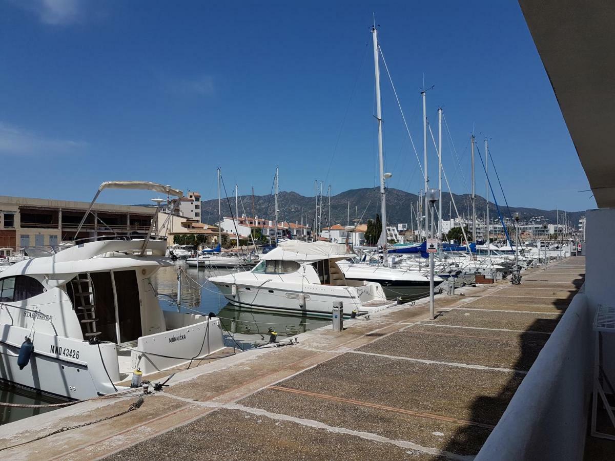 Marina 2 * Roses